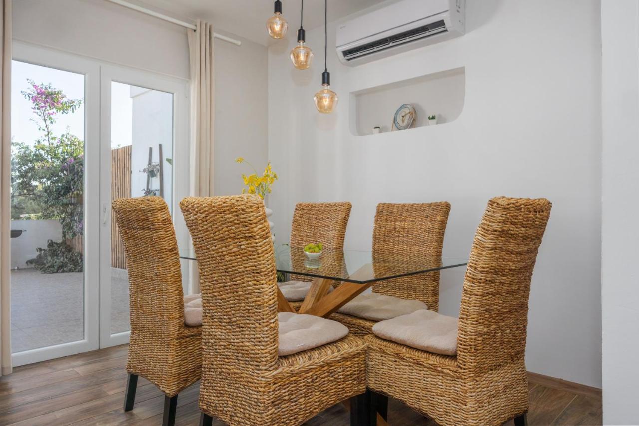 Villa Oasis With Private Pool มิลนา ภายนอก รูปภาพ