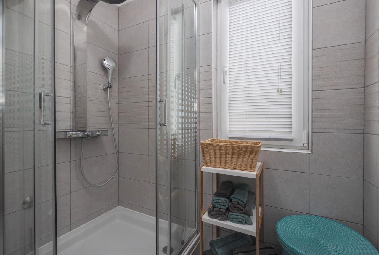 Villa Oasis With Private Pool มิลนา ภายนอก รูปภาพ